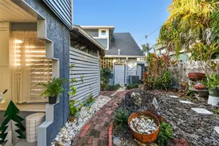 945 11th St N, Saint Petersburg, FL 33705 - Photo 43