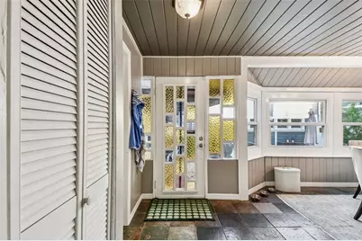 945 11th Street N, Saint Petersburg, FL 33705 - Photo 37