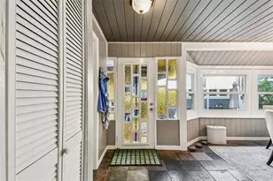 945 11th St N, Saint Petersburg, FL 33705 - Photo 37