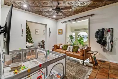 945 11th Street N, Saint Petersburg, FL 33705 - Photo 5