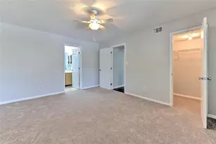 13403 Arbor Pointe Cir, Tampa, FL 33617 - Photo 21