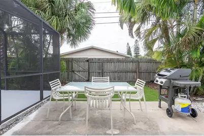 2807 45th Street S, Gulfport, FL 33711 - Photo 9