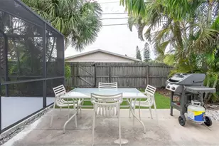 2807 45th St S, Gulfport, FL 33711 - Photo 9