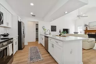 15830 Glenarn Dr, Tampa, FL 33618 - Photo 3