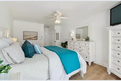 15830 Glenarn Drive, Tampa, FL 33618 - Photo 13