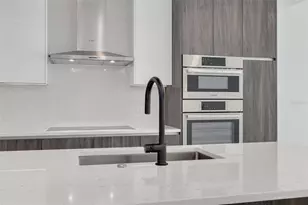 777 3 Ave N, Saint Petersburg, FL 33701 - Photo 9