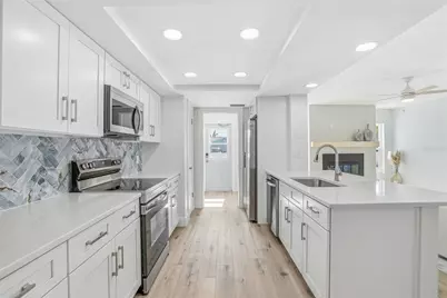 5708 Bayshore Drive, Seminole, FL 33772 - Photo 11