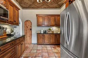 945 11th St N, Saint Petersburg, FL 33705 - Photo 31