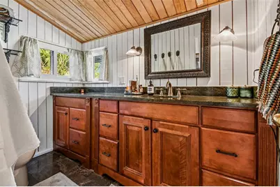 945 11th Street N, Saint Petersburg, FL 33705 - Photo 31