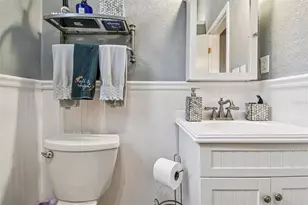 945 11th St N, Saint Petersburg, FL 33705 - Photo 57