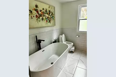 945 11th Street N, Saint Petersburg, FL 33705 - Photo 17
