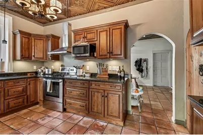 945 11th Street N, Saint Petersburg, FL 33705 - Photo 29