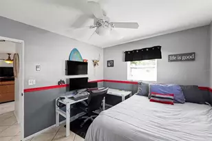 11653 Pinedale Ave, Seminole, FL 33772 - Photo 15