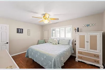 11653 Pinedale Avenue, Seminole, FL 33772 - Photo 19
