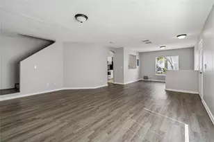 7402 E Bank Dr, Tampa, FL 33617 - Photo 7