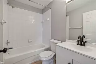 7402 E Bank Dr, Tampa, FL 33617 - Photo 27