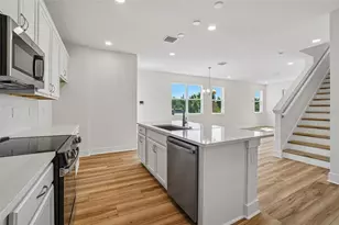31856 Clover Fin Ct, Wesley Chapel, FL 33545 - Photo 7