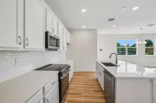 31856 Clover Fin Ct, Wesley Chapel, FL 33545 - Photo 5