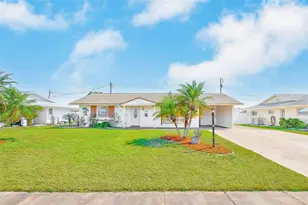 708 Tam O Shanter Ave, Sun City Center, FL 33573 - Photo 1