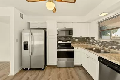 708 Tam O Shanter Avenue, Sun City Center, FL 33573 - Photo 7