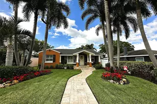 467 31st Ave N, Saint Petersburg, FL 33704 - Photo 1