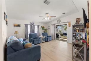 7106 Mt Essex Dr NE, Saint Petersburg, FL 33702 - Photo 5