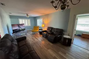 1736 W Country Club Dr, Tampa, FL 33612 - Photo 7