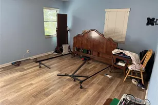 1736 W Country Club Dr, Tampa, FL 33612 - Photo 17