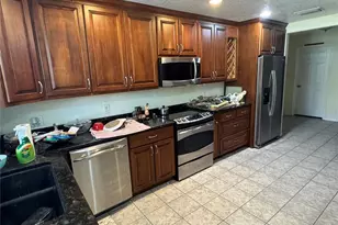 1736 W Country Club Dr, Tampa, FL 33612 - Photo 5