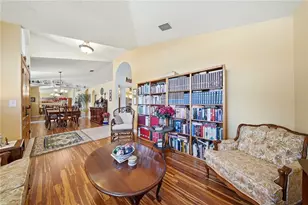 10005 Katie Ct, Tampa, FL 33647 - Photo 9