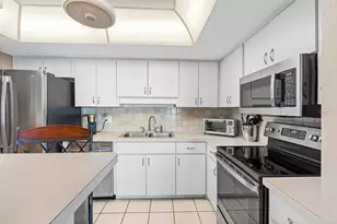 7430 Sunshine Skyway Ln S, Saint Petersburg, FL 33711 - Photo 17