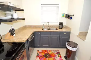 3873 Pompano Dr SE, Saint Petersburg, FL 33705 - Photo 15