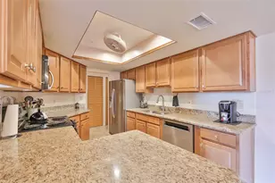 2001 Heathfield Cir, Sun City Center, FL 33573 - Photo 17