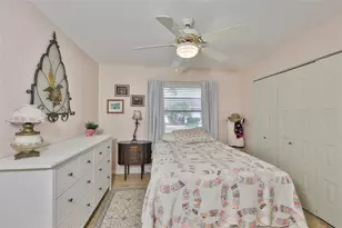 2001 Heathfield Cir, Sun City Center, FL 33573 - Photo 11