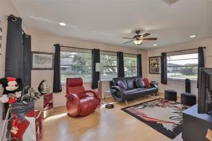 2001 Heathfield Cir, Sun City Center, FL 33573 - Photo 25