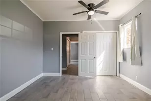 8725 N 52nd St, Tampa, FL 33617 - Photo 23