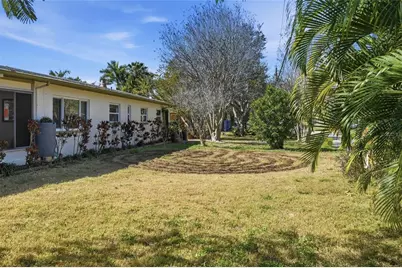 2701 56th Street S, Gulfport, FL 33707 - Photo 7