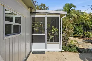 2701 56th St S, Gulfport, FL 33707 - Photo 13