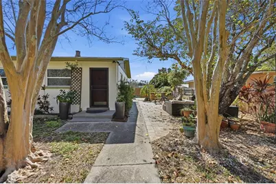 2701 56th Street S, Gulfport, FL 33707 - Photo 9