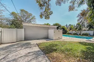 2601 49th St S, Gulfport, FL 33707 - Photo 45