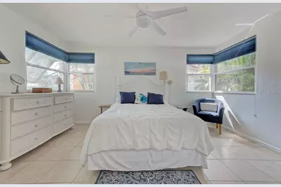 2601 49th Street S, Gulfport, FL 33707 - Photo 19