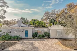 2601 49th St S, Gulfport, FL 33707 - Photo 1