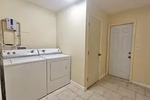 5610 Kelly Dr N, Saint Petersburg, FL 33703 - Photo 19