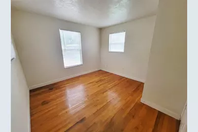 5610 Kelly Drive N, Saint Petersburg, FL 33703 - Photo 13