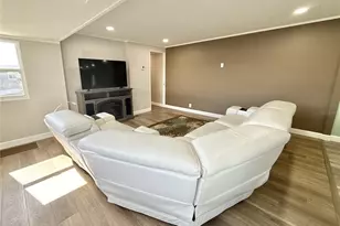 606 Mt Lancaster Ave NE, Saint Petersburg, FL 33702 - Photo 9