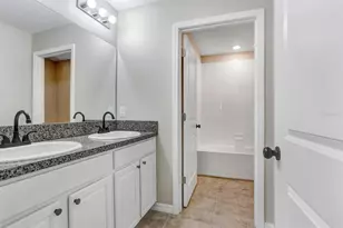 10256 Carloway Hills Dr, Wimauma, FL 33598 - Photo 21