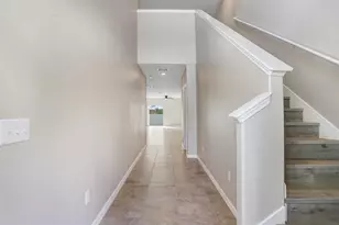 10256 Carloway Hills Dr, Wimauma, FL 33598 - Photo 5