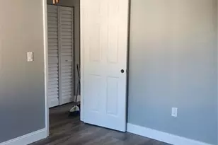 11505 7th Way N, Saint Petersburg, FL 33716 - Photo 7