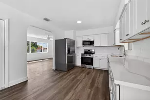 211 89th Ave N, Saint Petersburg, FL 33702 - Photo 9