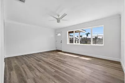 211 89th Avenue N, Saint Petersburg, FL 33702 - Photo 5